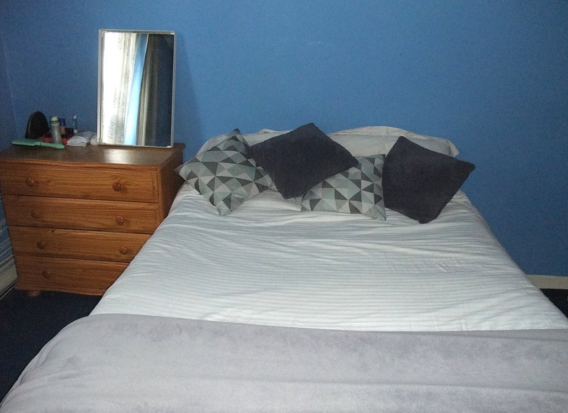 Room Maygood Street in Greater London