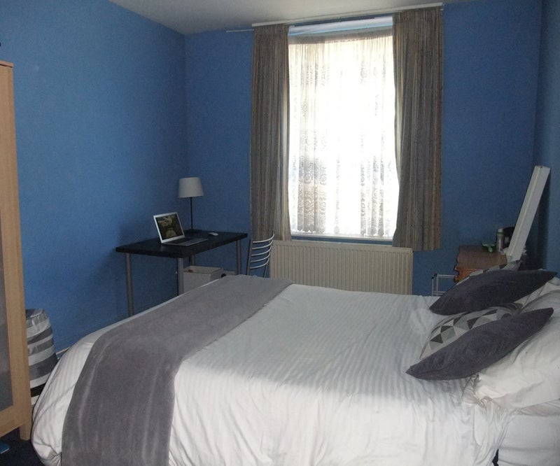 Room Maygood Street in Greater London