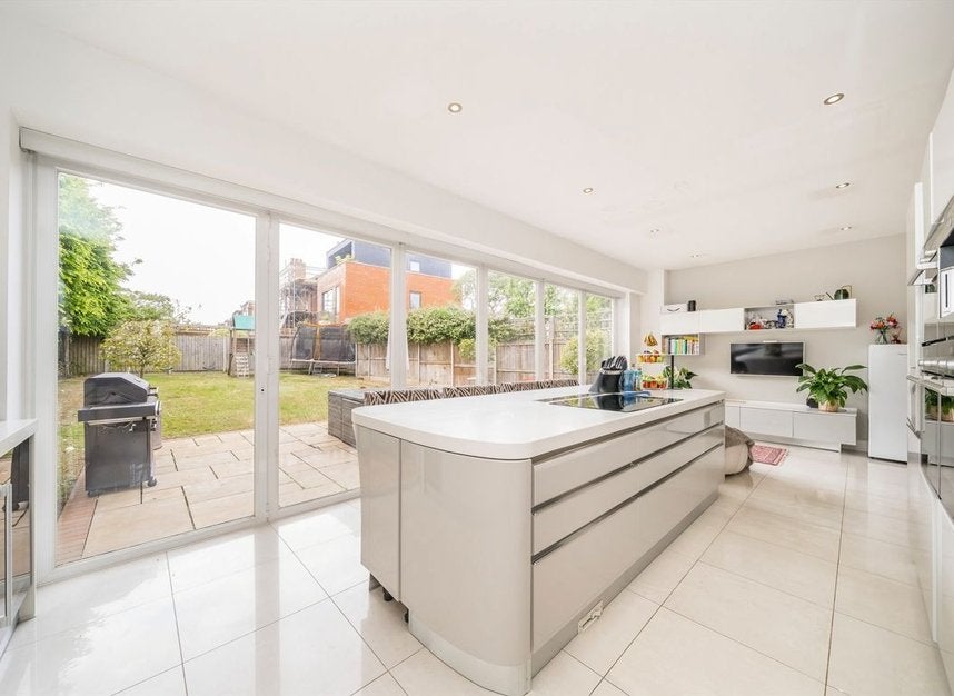 House Coppetts Road in Greater London