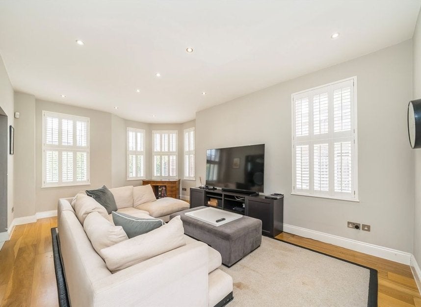 House Coppetts Road in Greater London