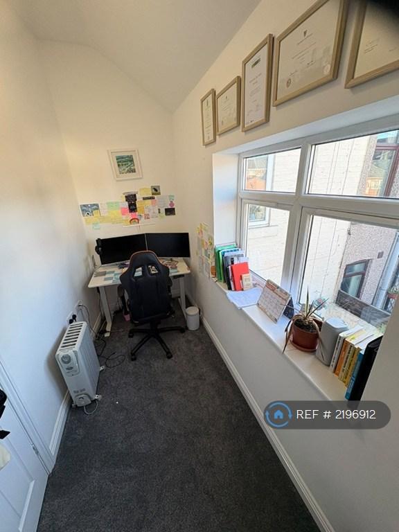 Room High Street in Langley Moor