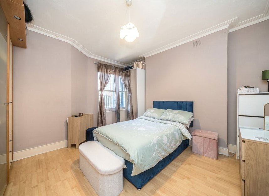 Flat Widley Road in City of Westminster