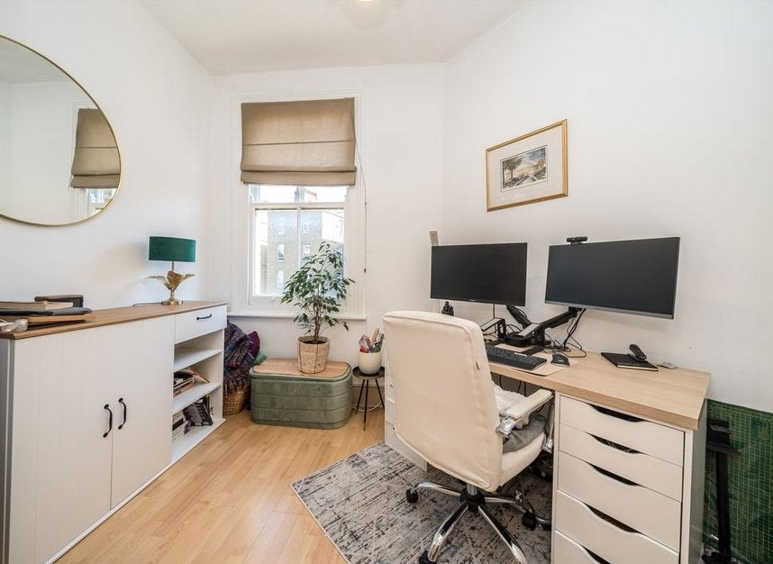 Flat Widley Road in City of Westminster