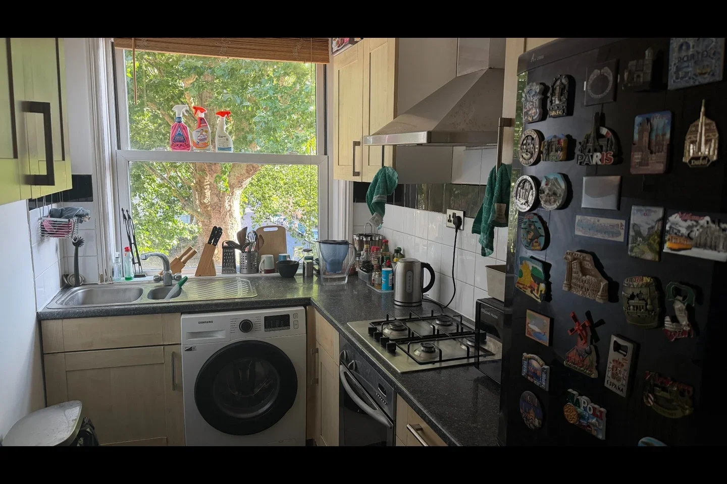 Flat Cavell Street in Greater London