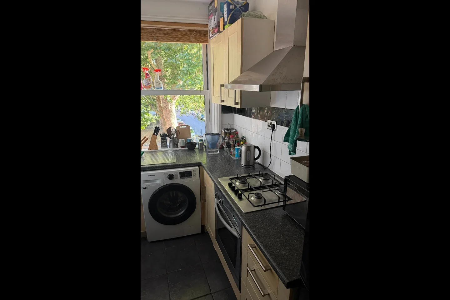 Flat Cavell Street in Greater London