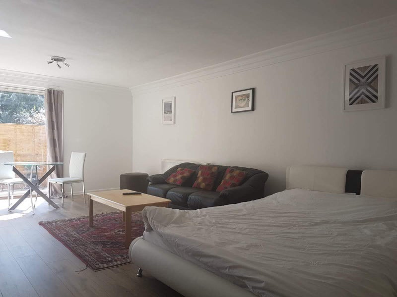 Room Park Road in Stoke Poges