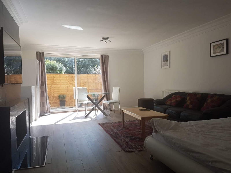 Room Park Road in Stoke Poges