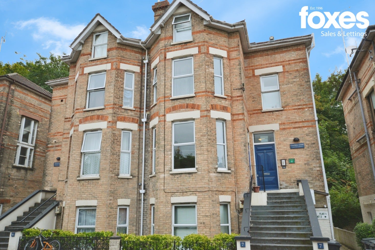 Flat Wootton Gardens in Bournemouth