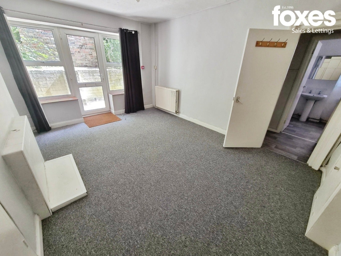 Flat Wootton Gardens in Bournemouth