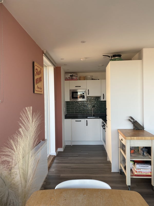 Flat Earlham Grove in Greater London