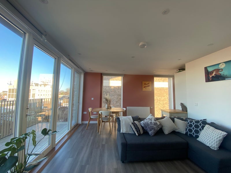 Flat Earlham Grove in Greater London