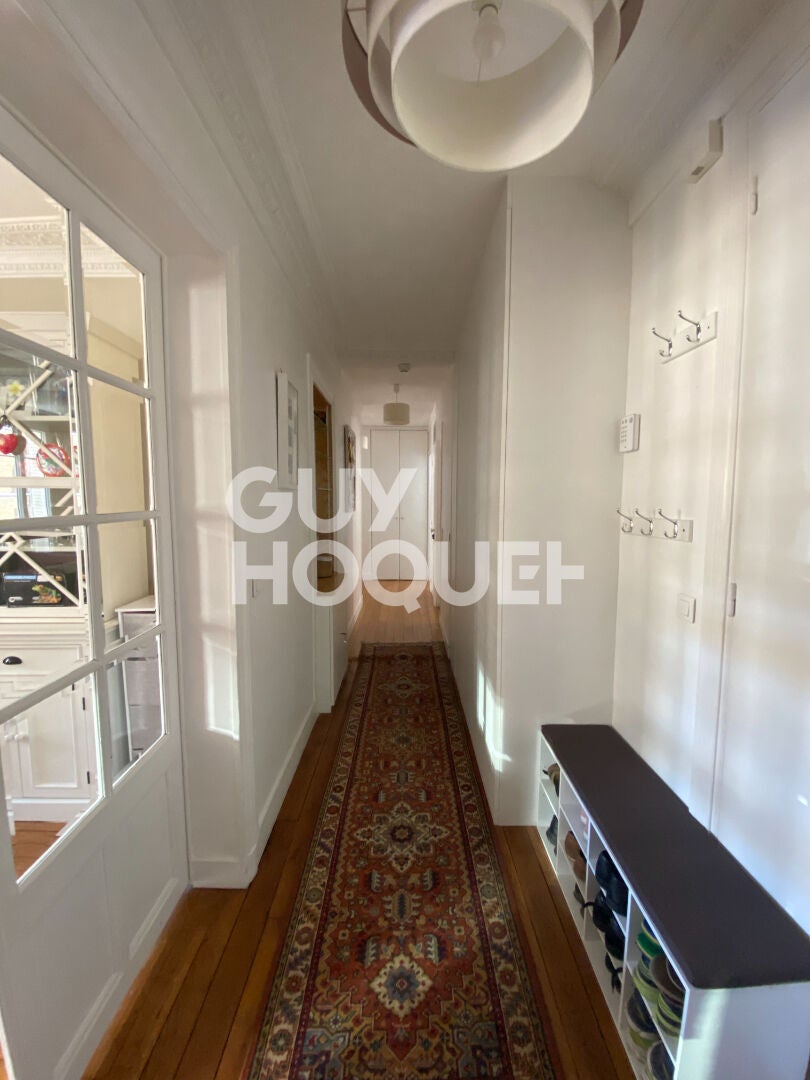 Flat Rue de Charenton in Paris