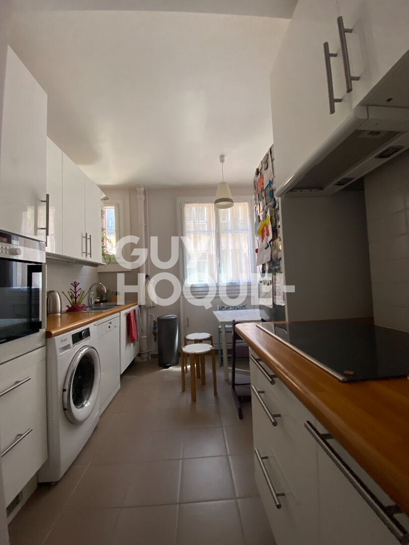 Flat Rue de Charenton in Paris