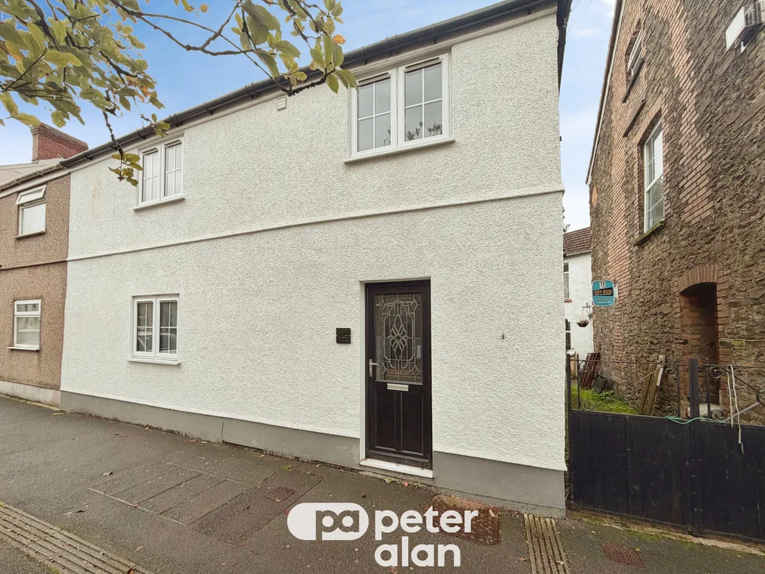House St Teilo Street in Pontarddulais