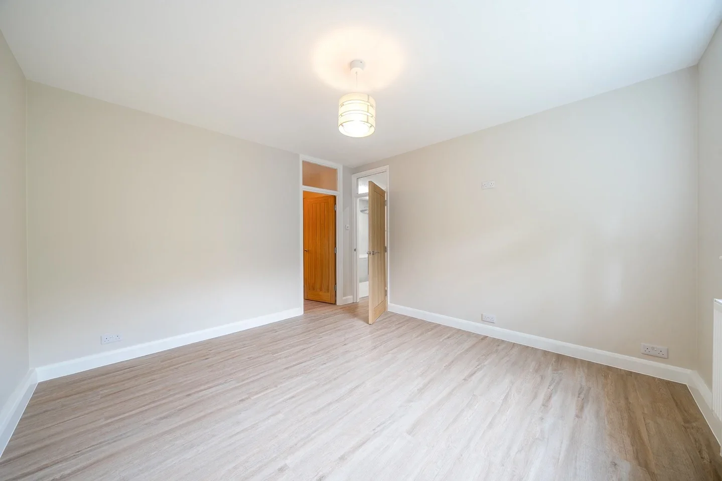 Flat Wells Park Road in Greater London