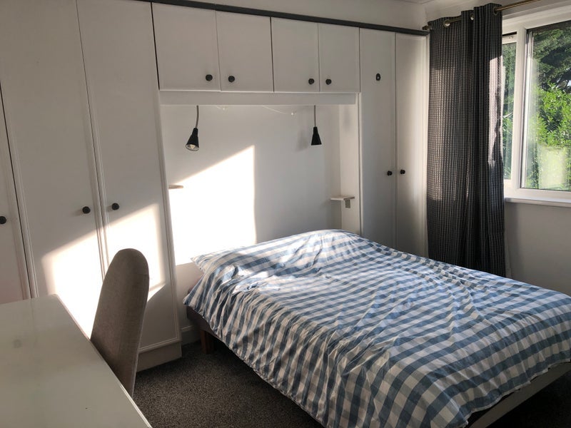 Room Woodside Road in Nottingham