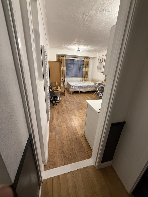 Room Breadcroft Road in White Waltham