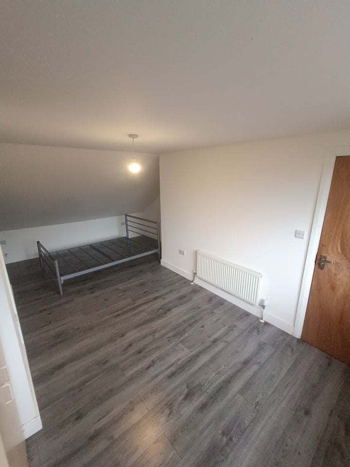 Room Manwood Road in Greater London