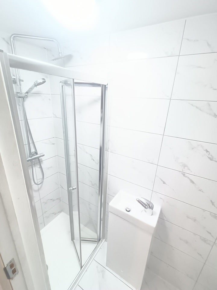 Room Manwood Road in Greater London