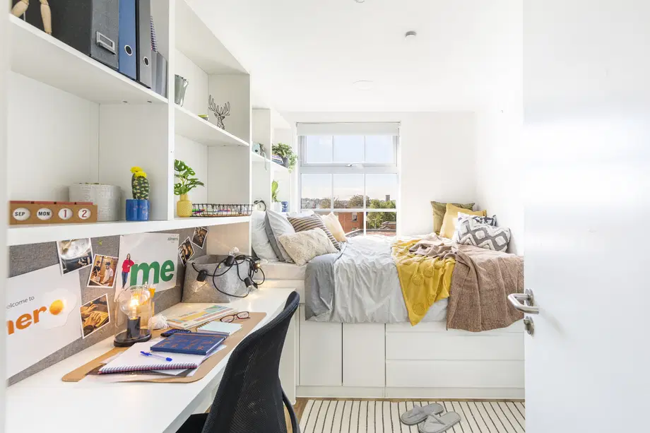 Room Whiteladies Road in Bristol