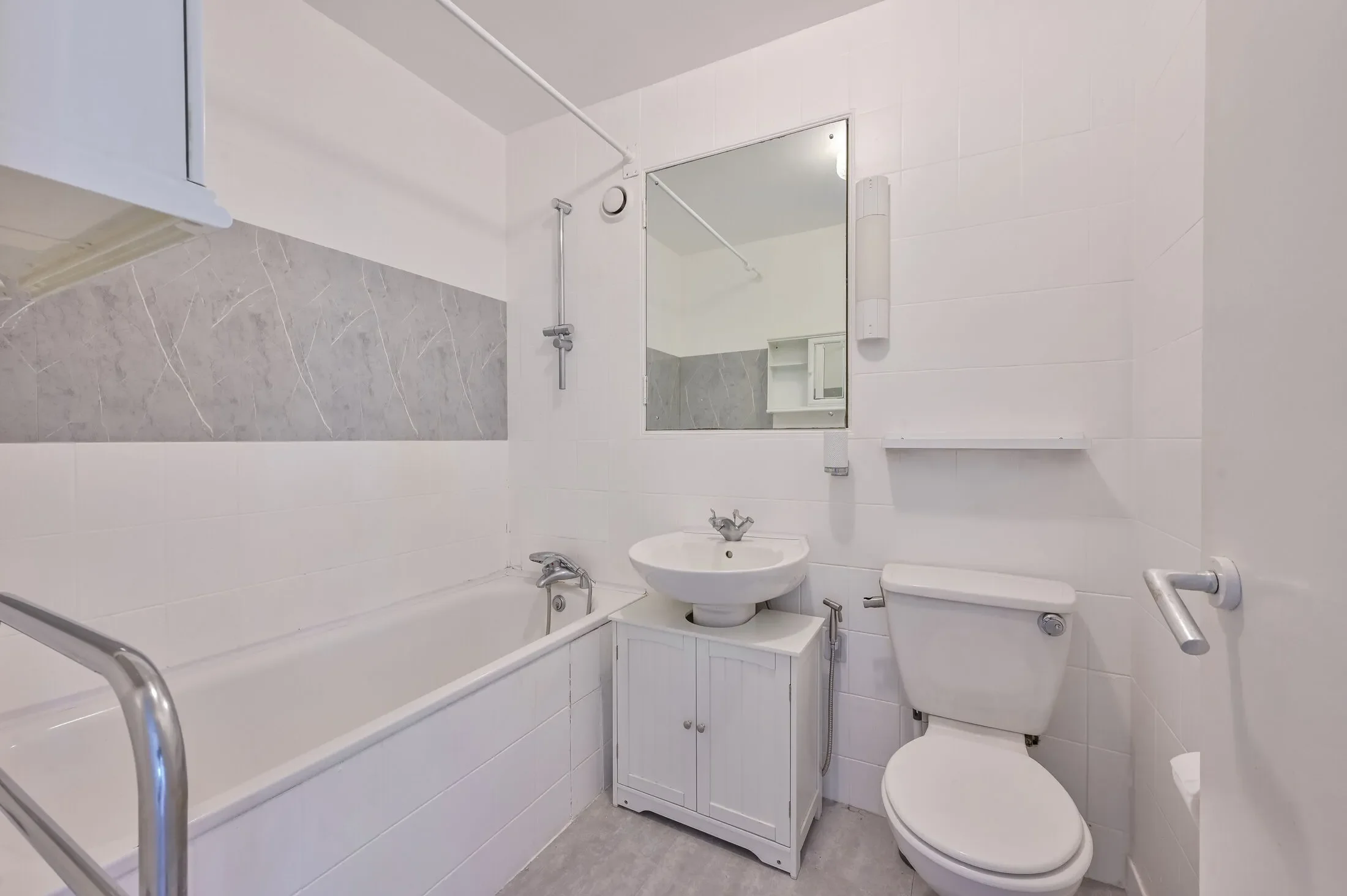 Flat Augustus Road in Greater London