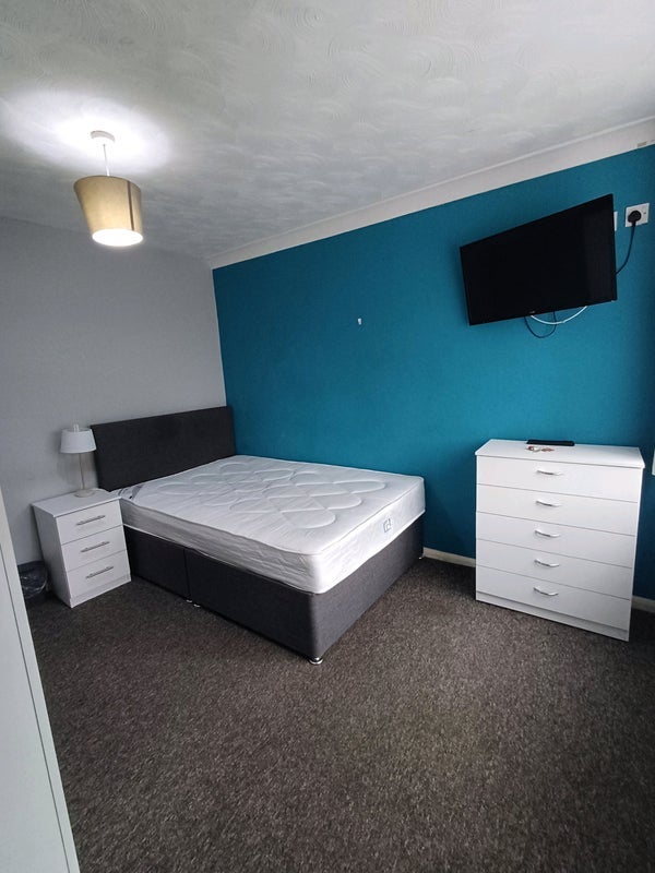 Room Jerounds in Harlow