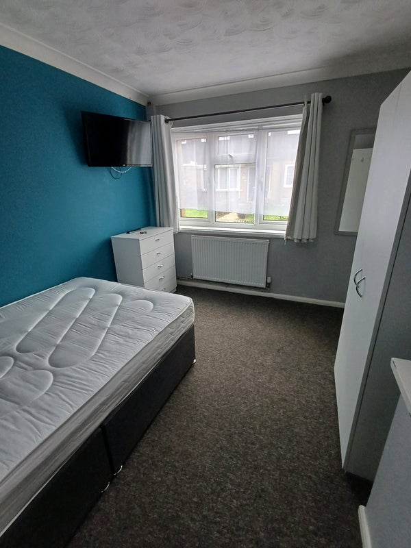 Room Jerounds in Harlow