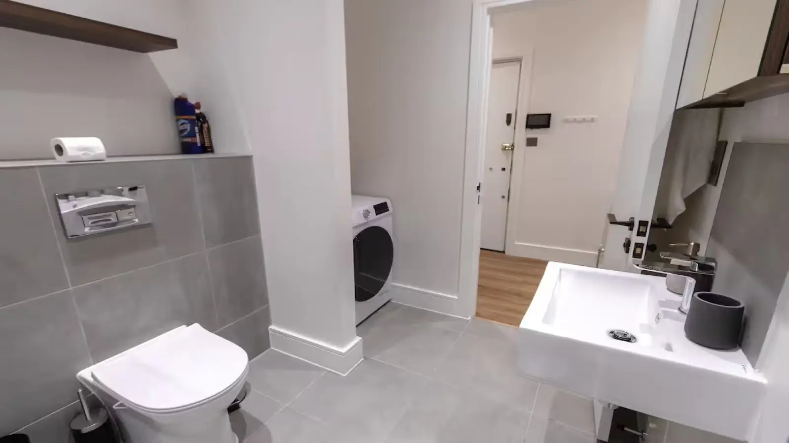 Flat Finchley Road in Greater London