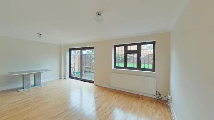 Flat Tudor Manor Gardens in Three Rivers