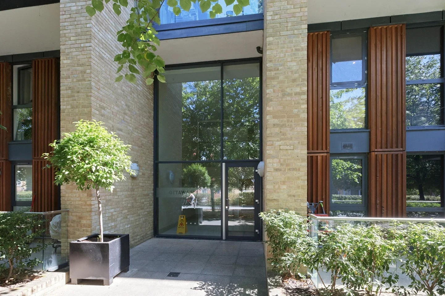 Flat Albatross Way in Greater London