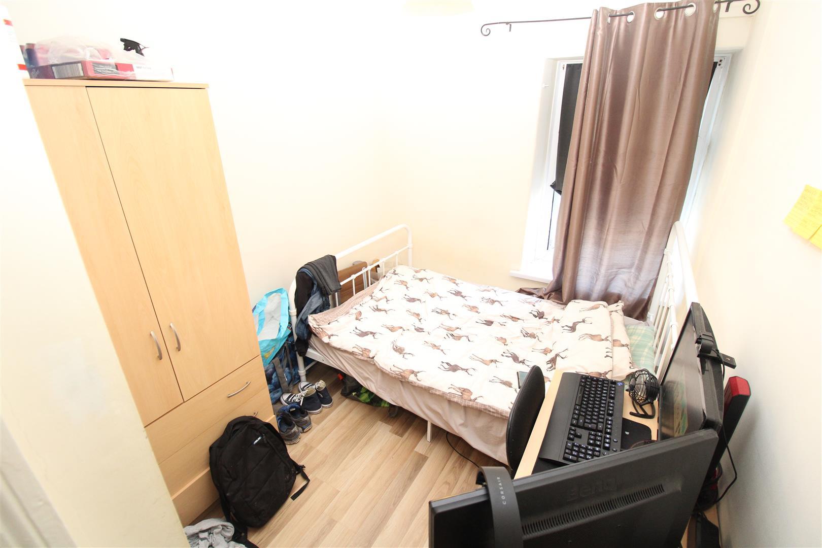 Flat Queen Street in Pontypridd