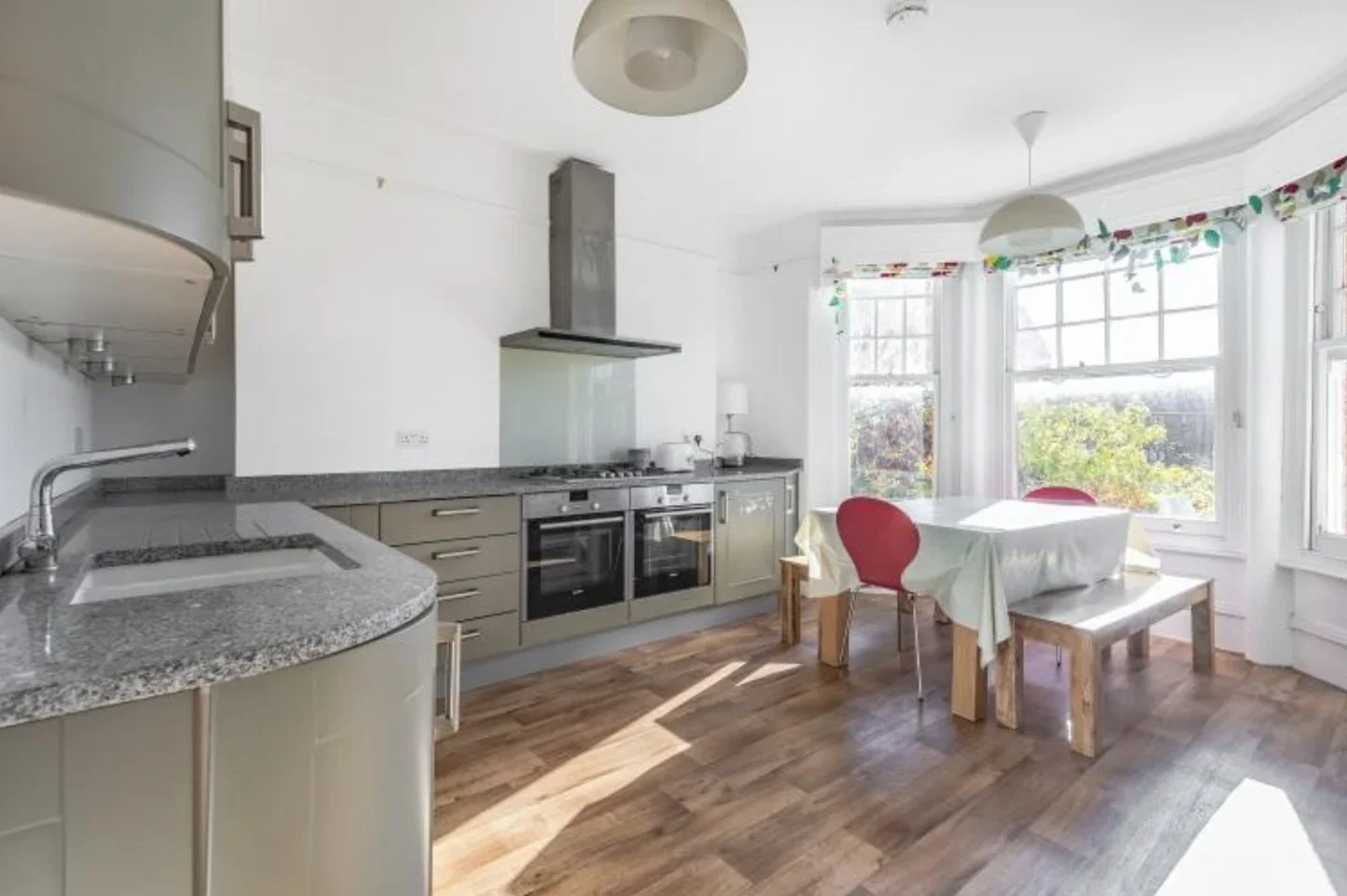 Flat Lower Richmond Road in Greater London