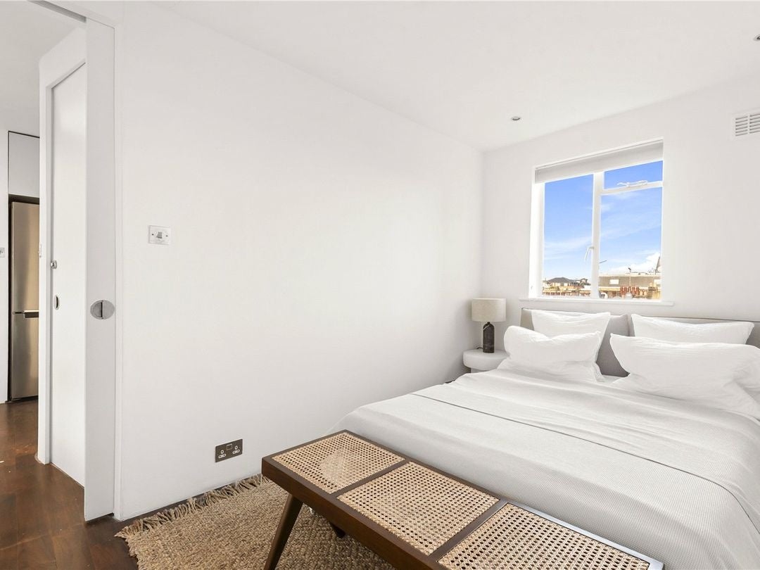 Flat Nevern Square in Greater London
