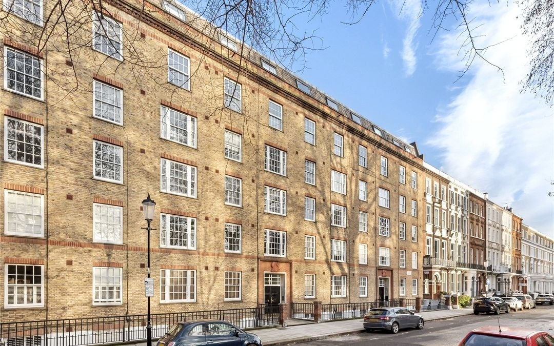 Flat Nevern Square in Greater London