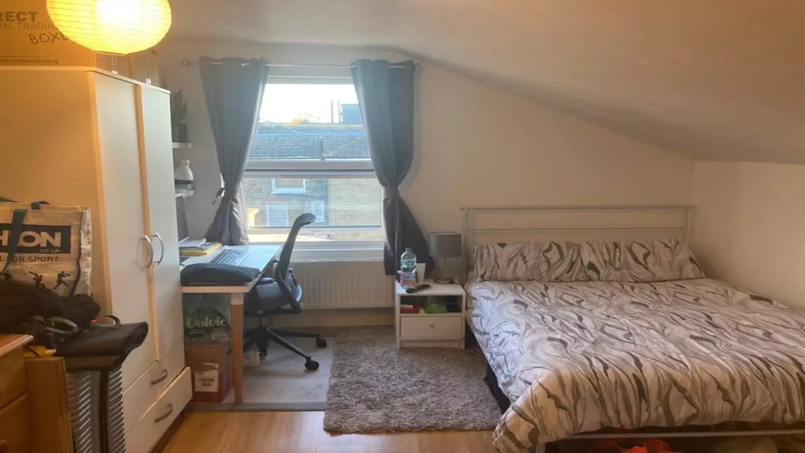 Flat Sheen Lane in Greater London