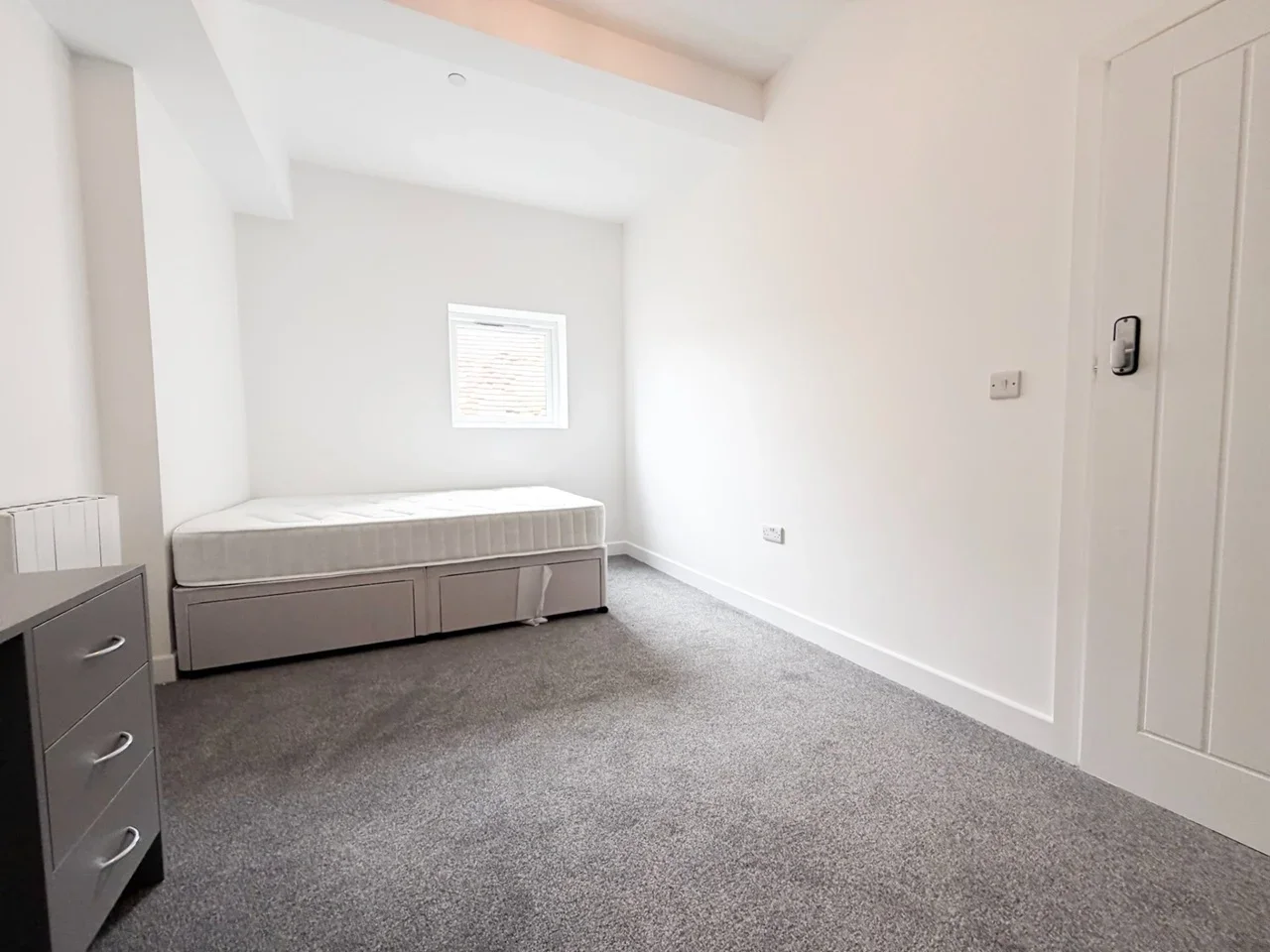 Room West Street in Fareham