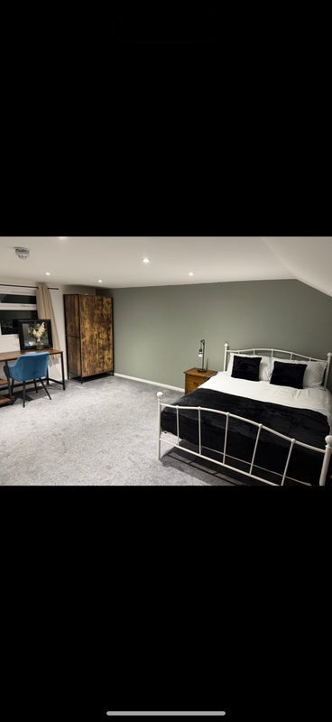 Room Primrose Hill in Chelmsford