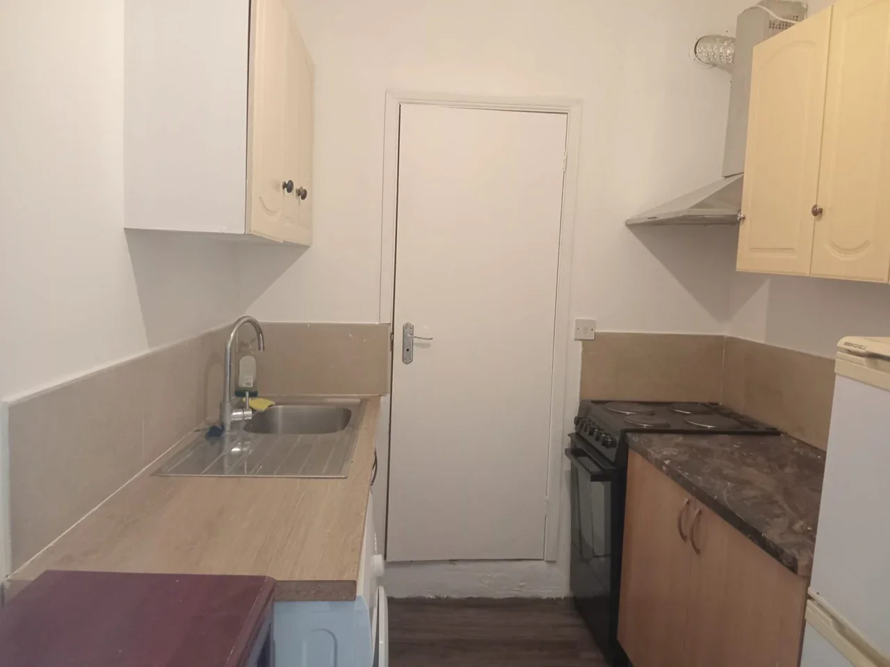 Flat Victoria Road in Greater London