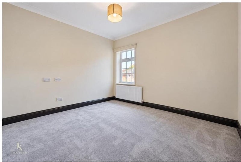 Room Trafalgar Road in Salford