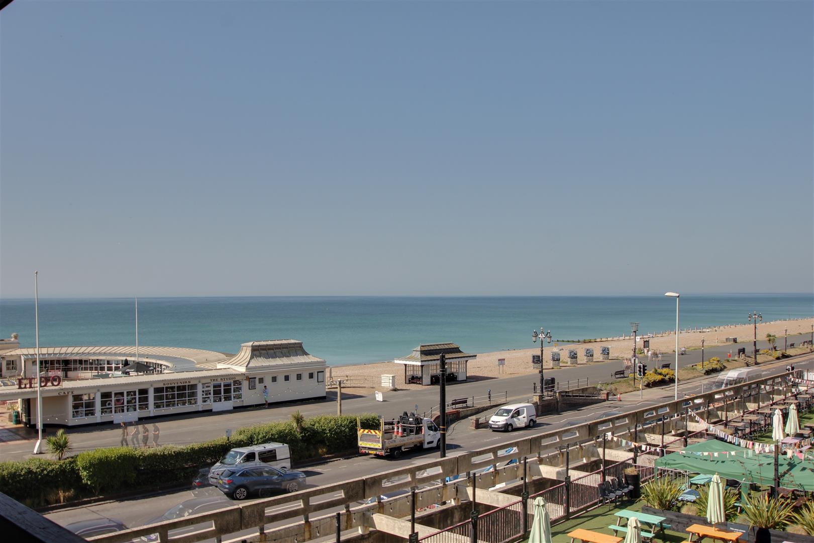 Flat Marine Parade in Worthing