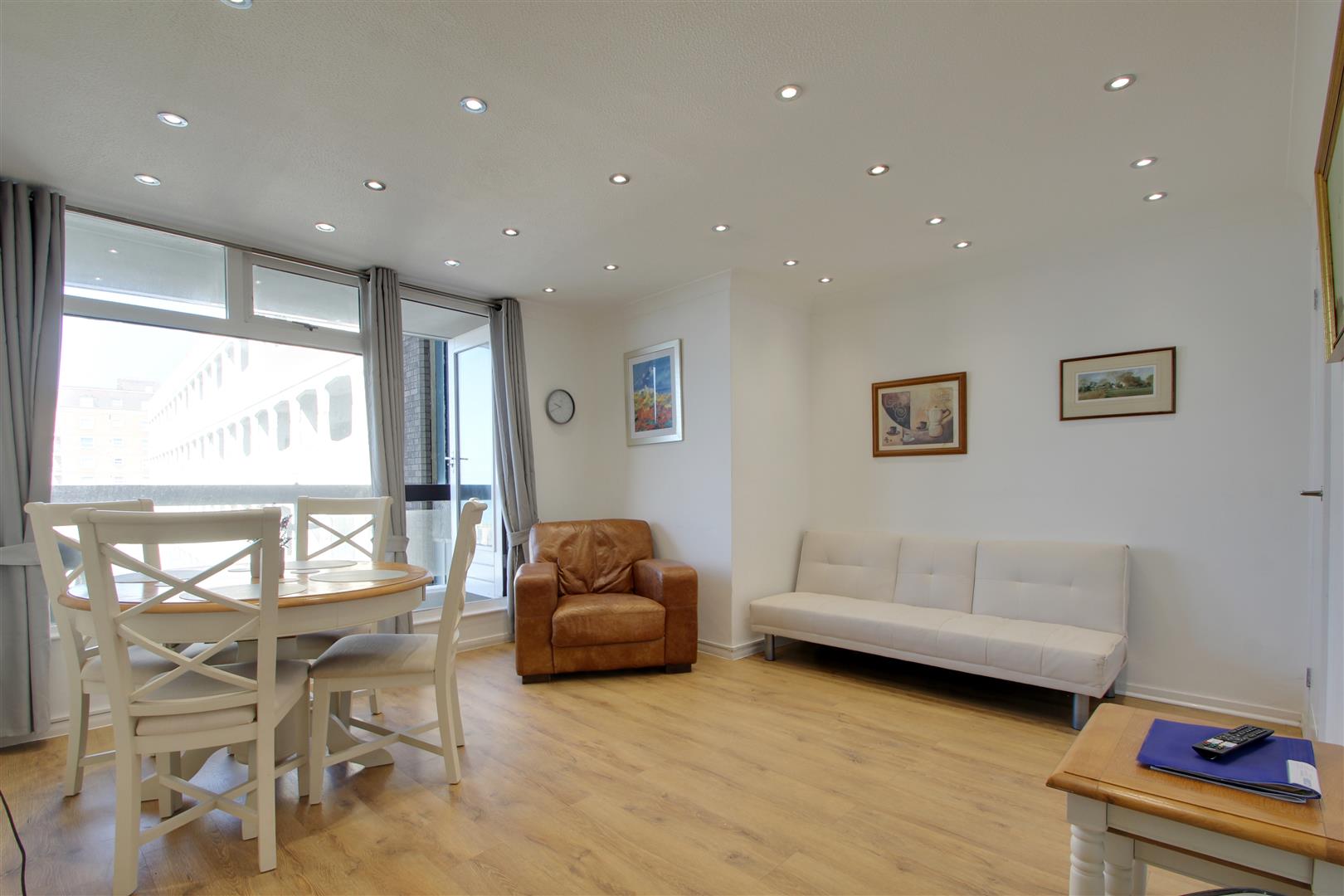 Flat Marine Parade in Worthing