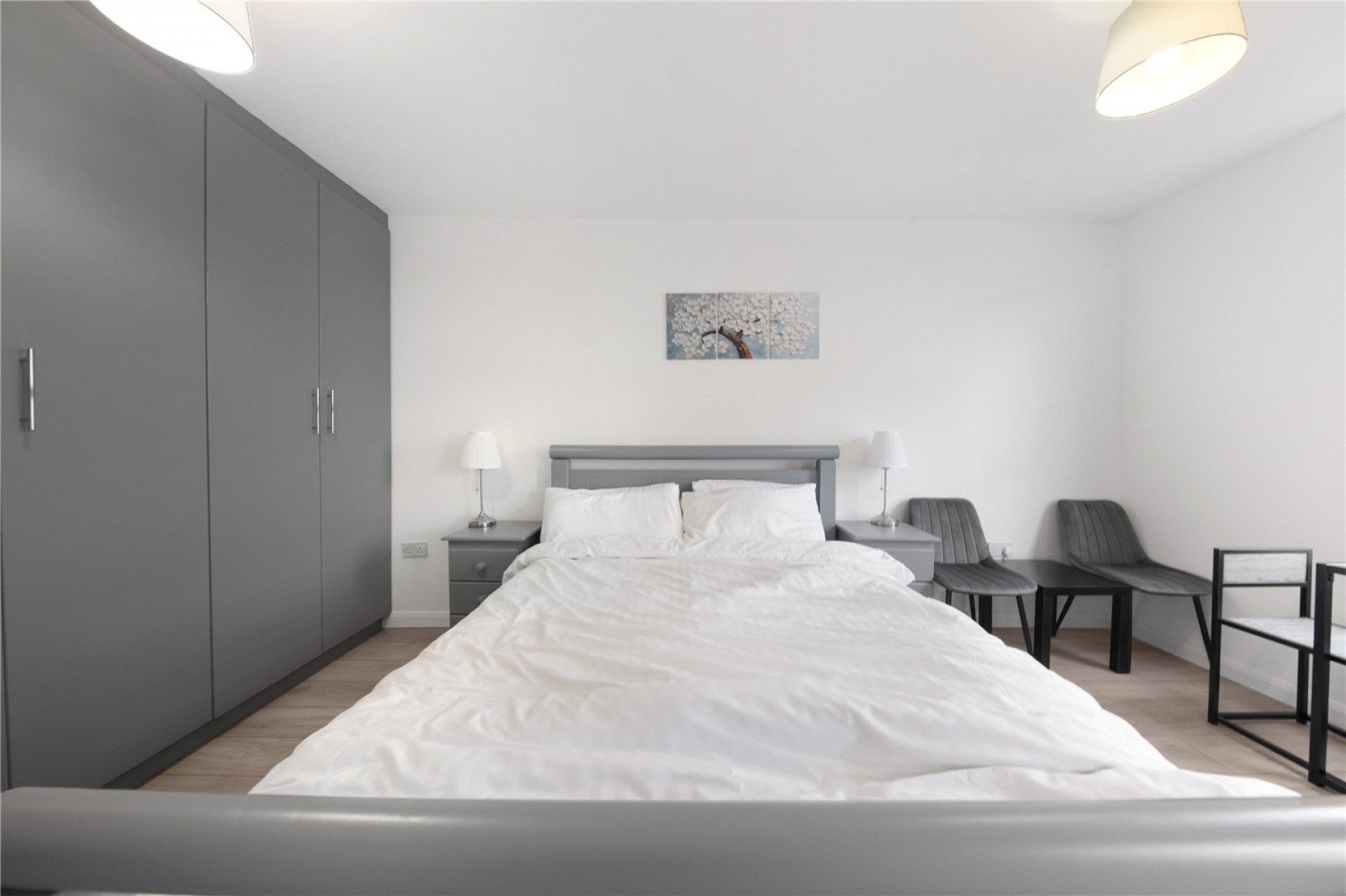 Flat Chatsworth Road in Greater London