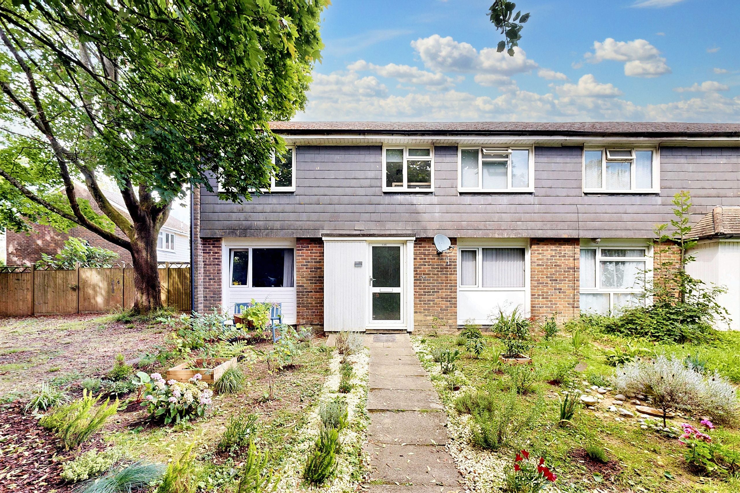 Room Wensleydale in Crawley