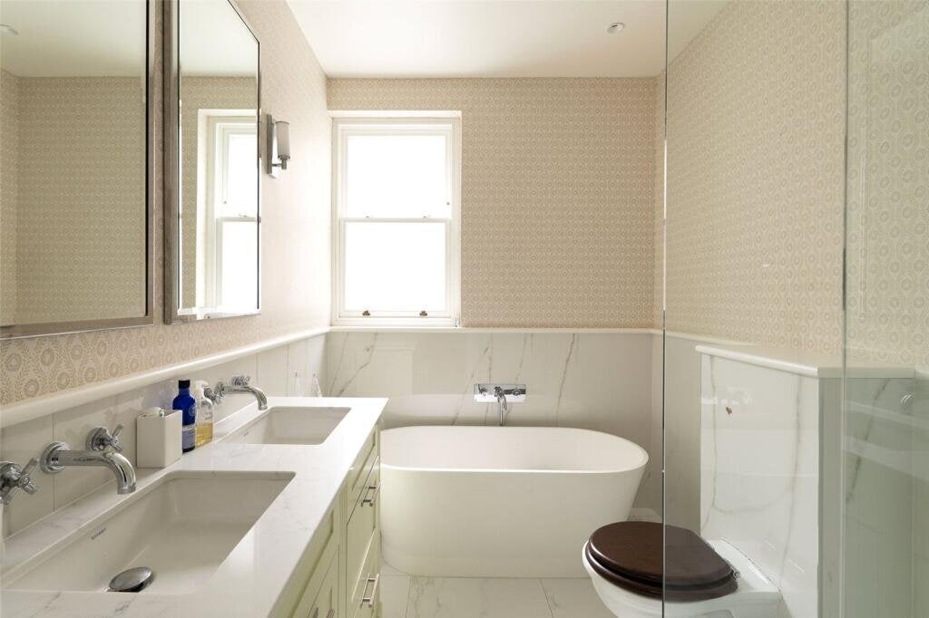 Flat Redcliffe Mews in Greater London
