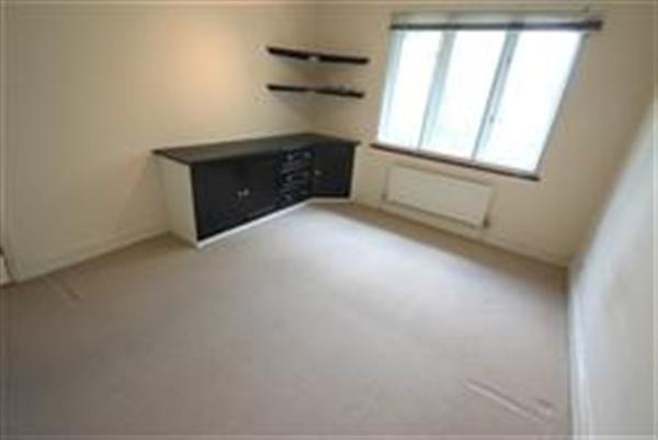 Flat Uxbridge Road in Greater London