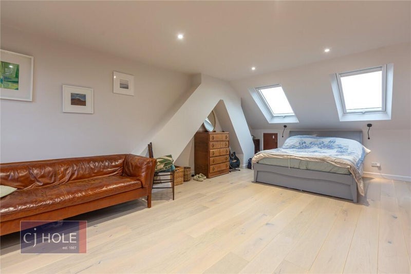 Room Lindsay Road in Bristol