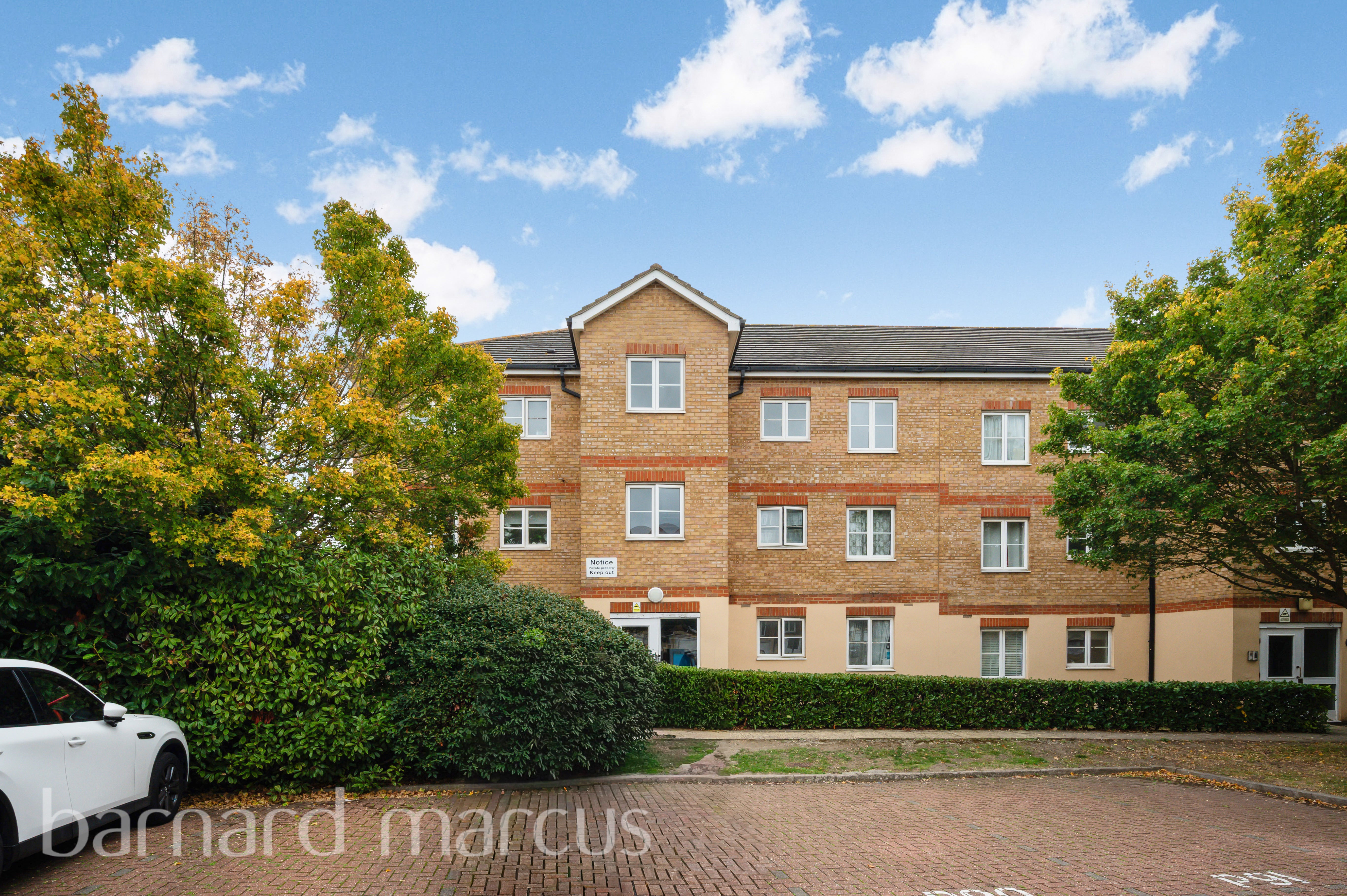Flat East India Way in Greater London