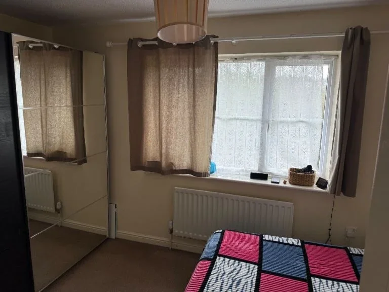 Room Poppy Close in Greater London
