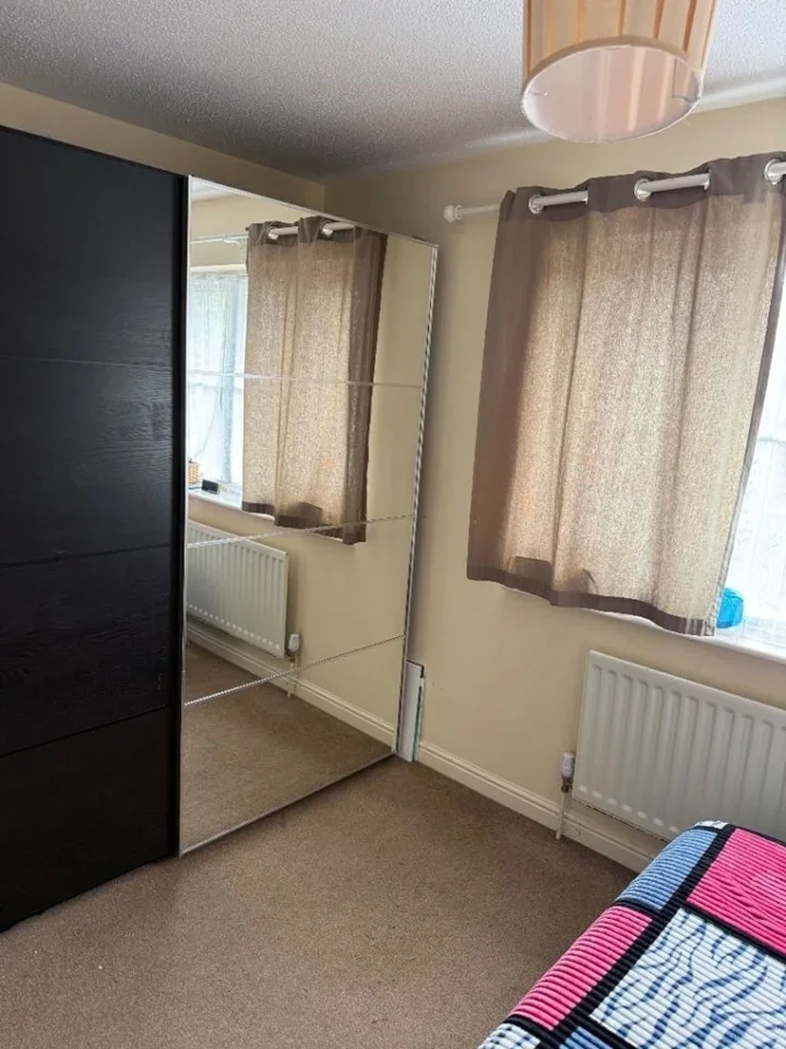 Room Poppy Close in Greater London