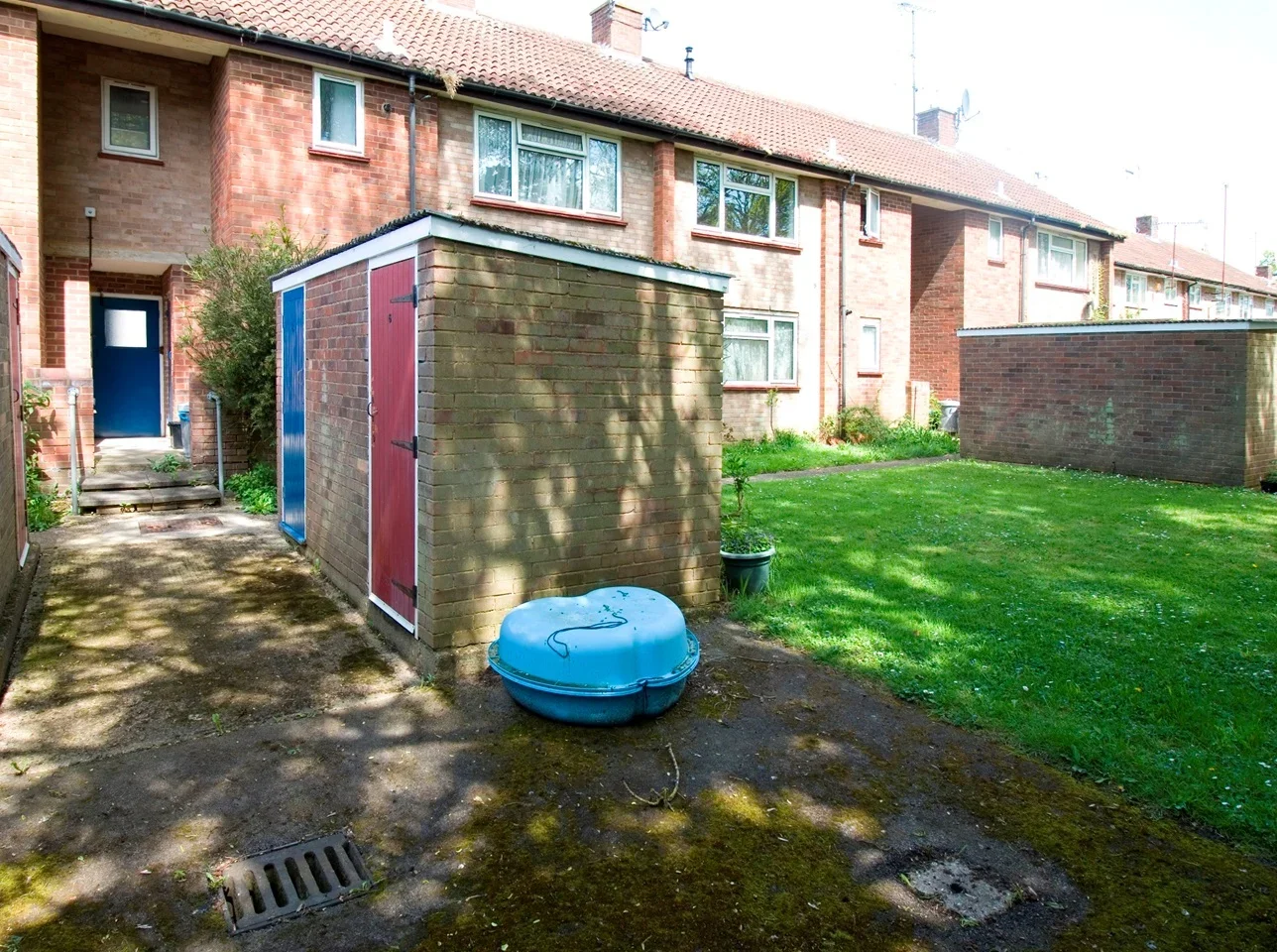 Flat Budges Road in Wokingham